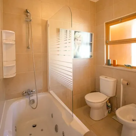 Guest house Casa Andorinhas - - Nazare Alcobaca 4*