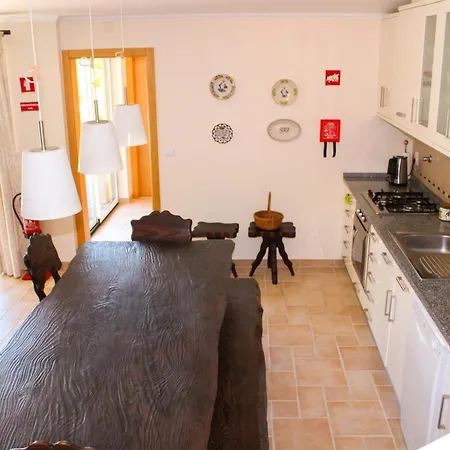 Casa Andorinhas - - Nazare Alcobaca 4*