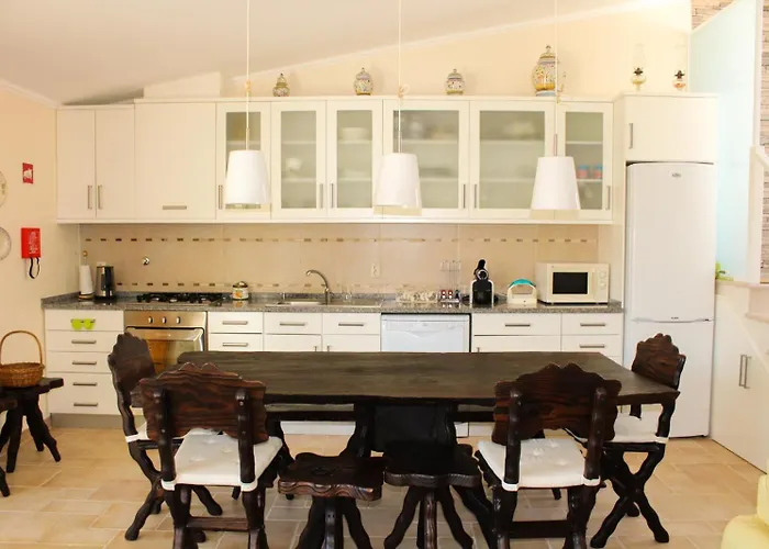 Casa Andorinhas - - Nazare Alcobaca ゲストハウス