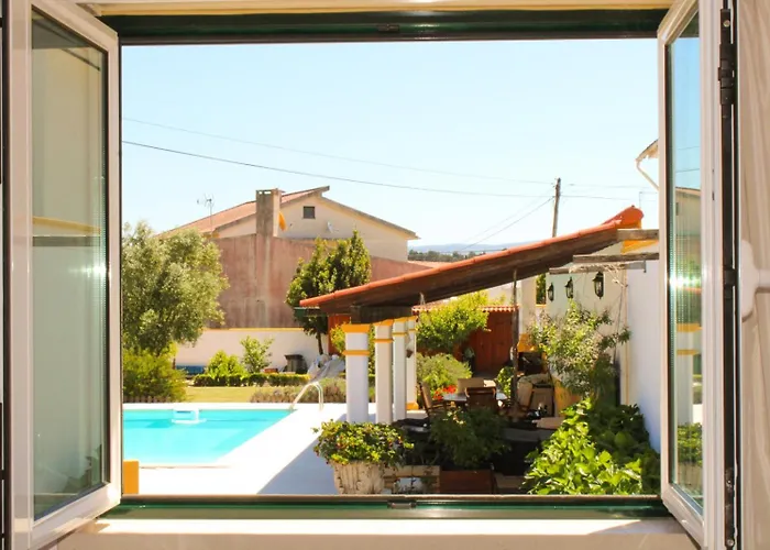 Casa Andorinhas - - Nazare Alcobaca ゲストハウス 4*