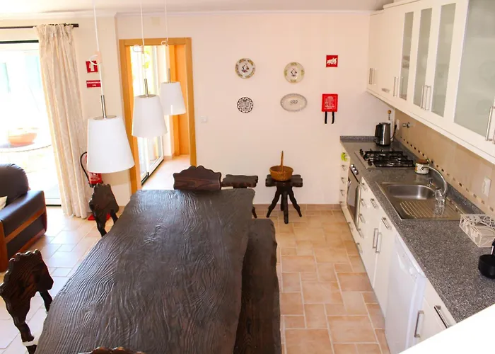 Casa Andorinhas - - Nazare Alcobaca 4*